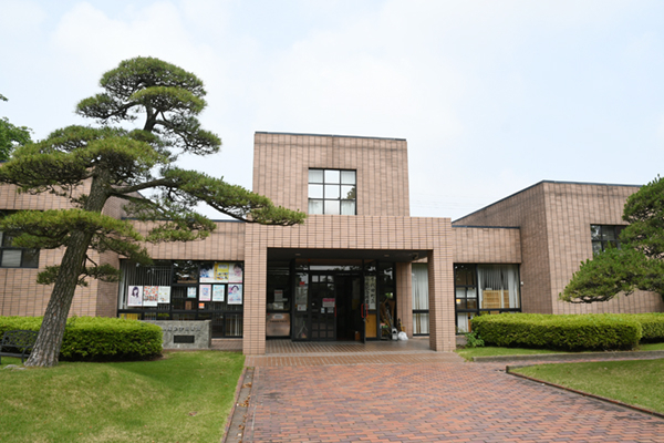 山屋記念図書館